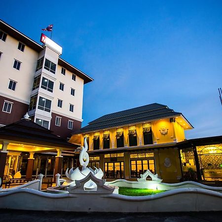 Madina Rayong Hotel Bagian luar foto