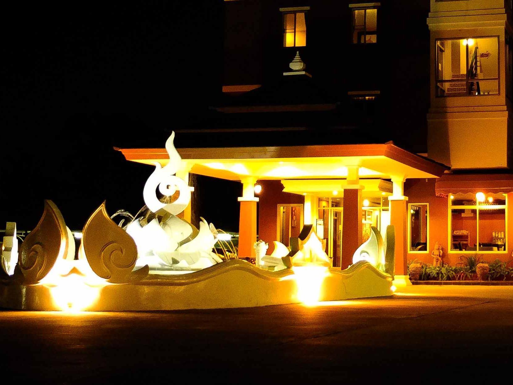 Madina Rayong Hotel Bagian luar foto