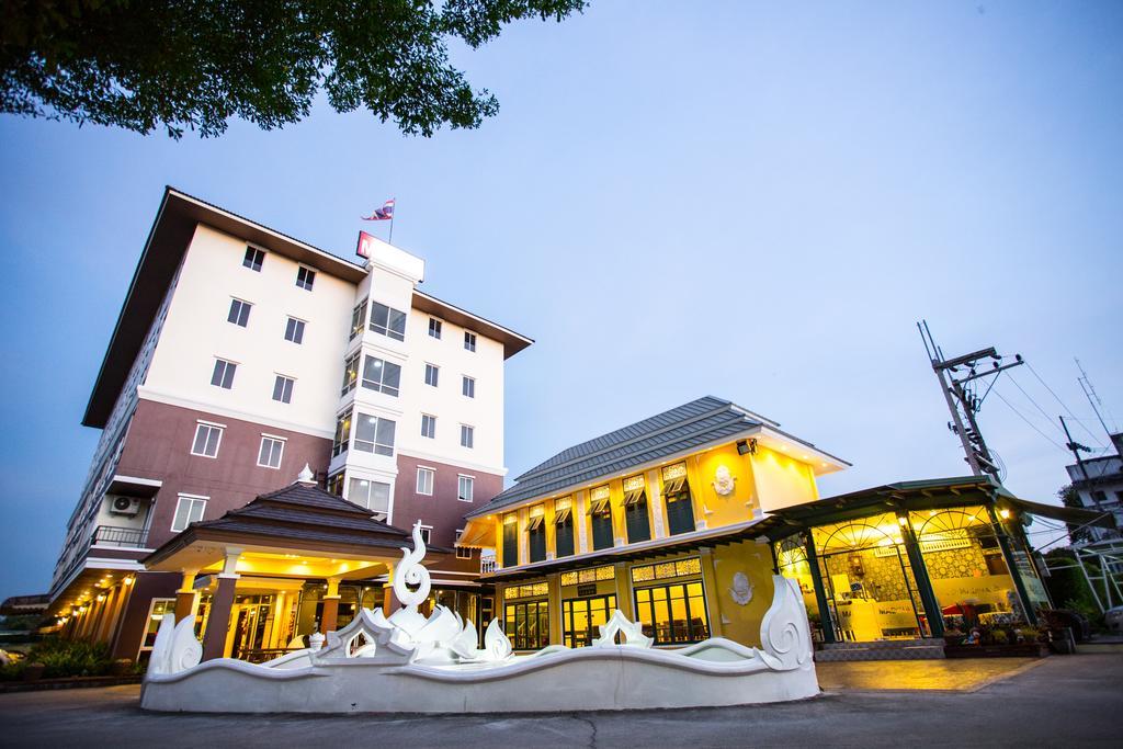 Madina Rayong Hotel Bagian luar foto