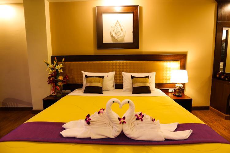 Madina Rayong Hotel Bagian luar foto