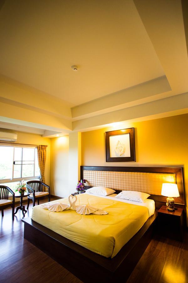Madina Rayong Hotel Bagian luar foto