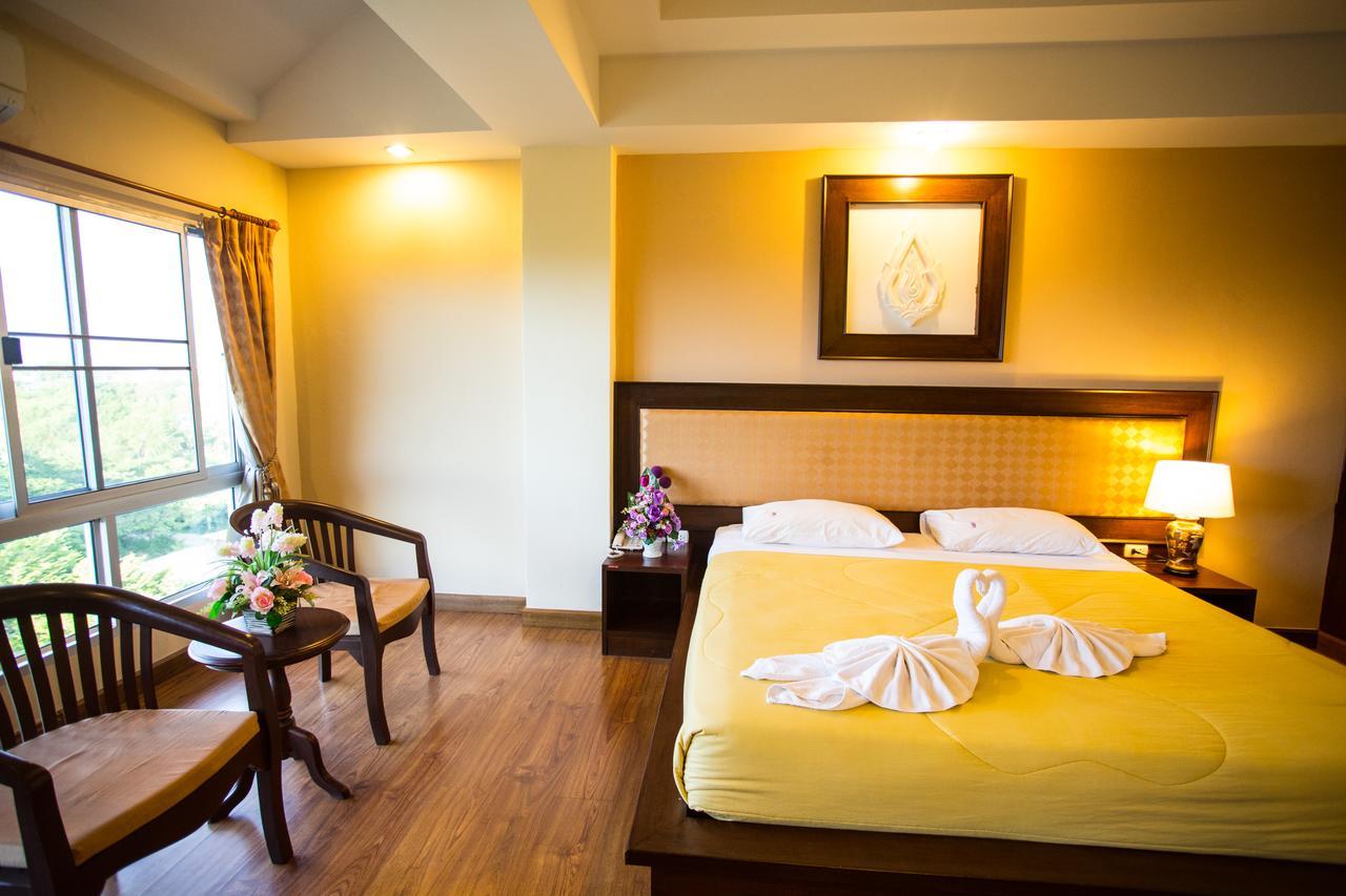 Madina Rayong Hotel Bagian luar foto