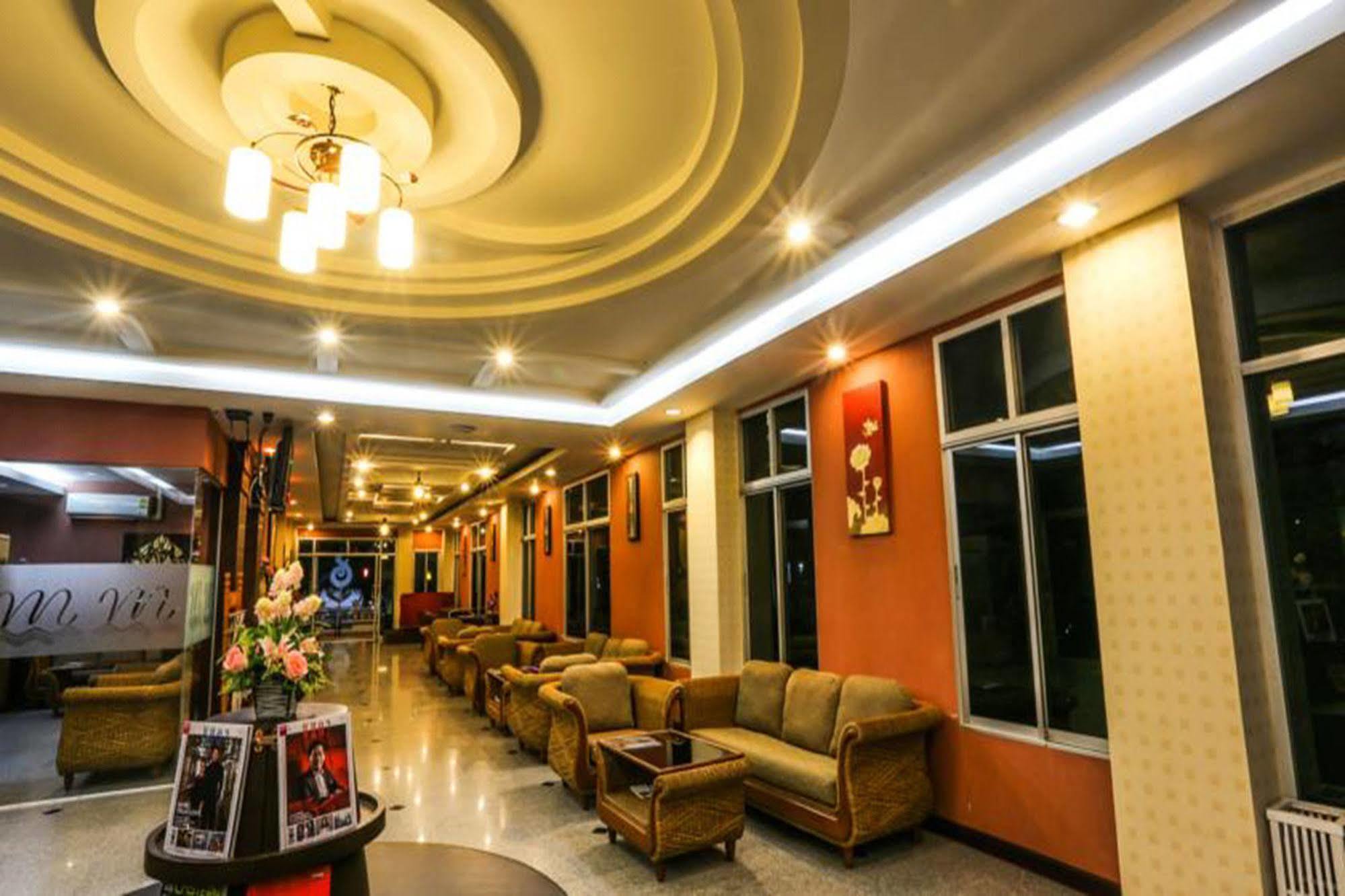 Madina Rayong Hotel Bagian luar foto